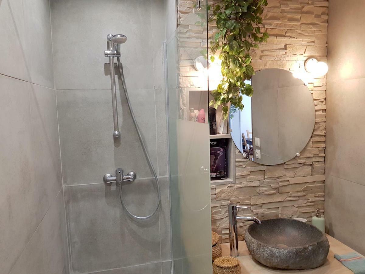 Au Petit Thai - T2 Avec Balcon - Montpellier Centre Διαμέρισμα Εξωτερικό φωτογραφία