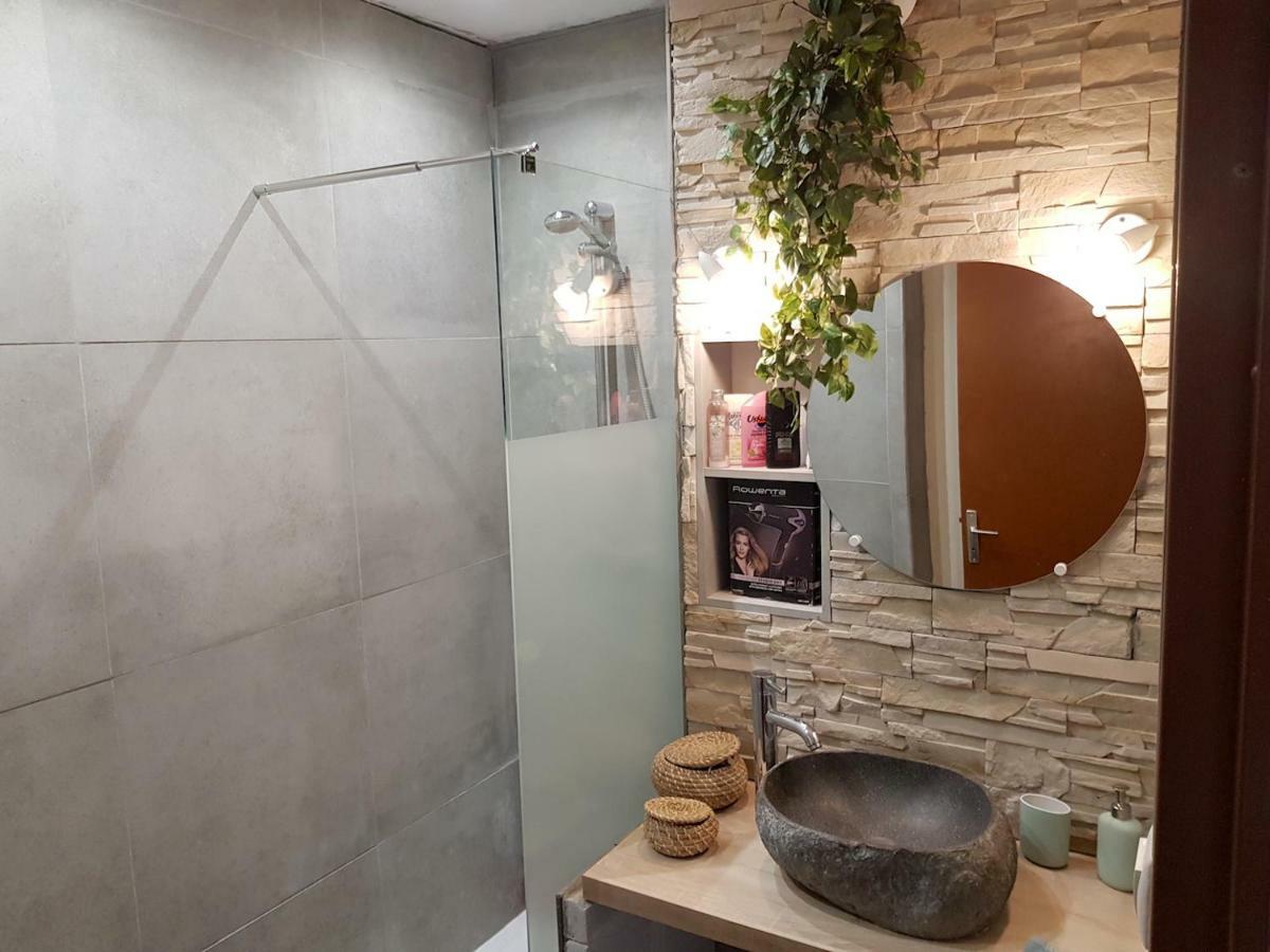 Au Petit Thai - T2 Avec Balcon - Montpellier Centre Διαμέρισμα Εξωτερικό φωτογραφία